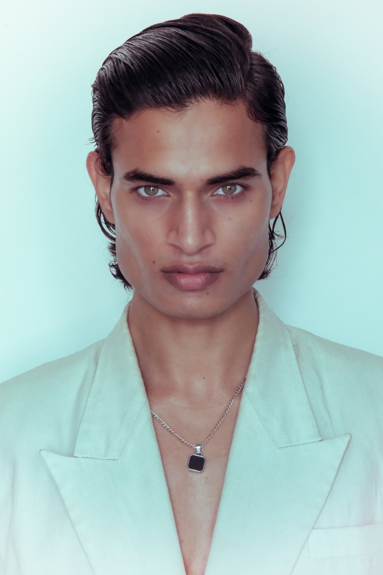 model-img